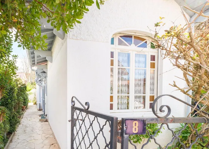 Holiday home La Petite Arcachonnaise By Interhome